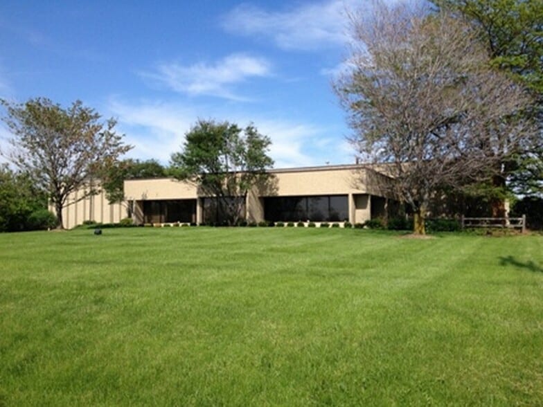 7900 S Route 31, Crystal Lake, IL à vendre - Photo du bâtiment - Image 2 de 8