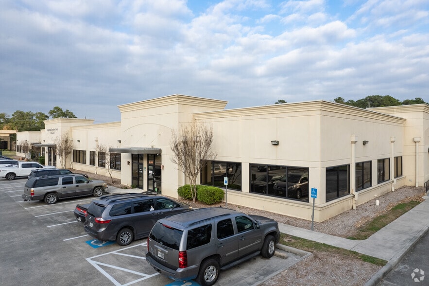 201 Kingwood Medical Dr, Kingwood, TX for lease - Primary Photo - Image 1 of 15