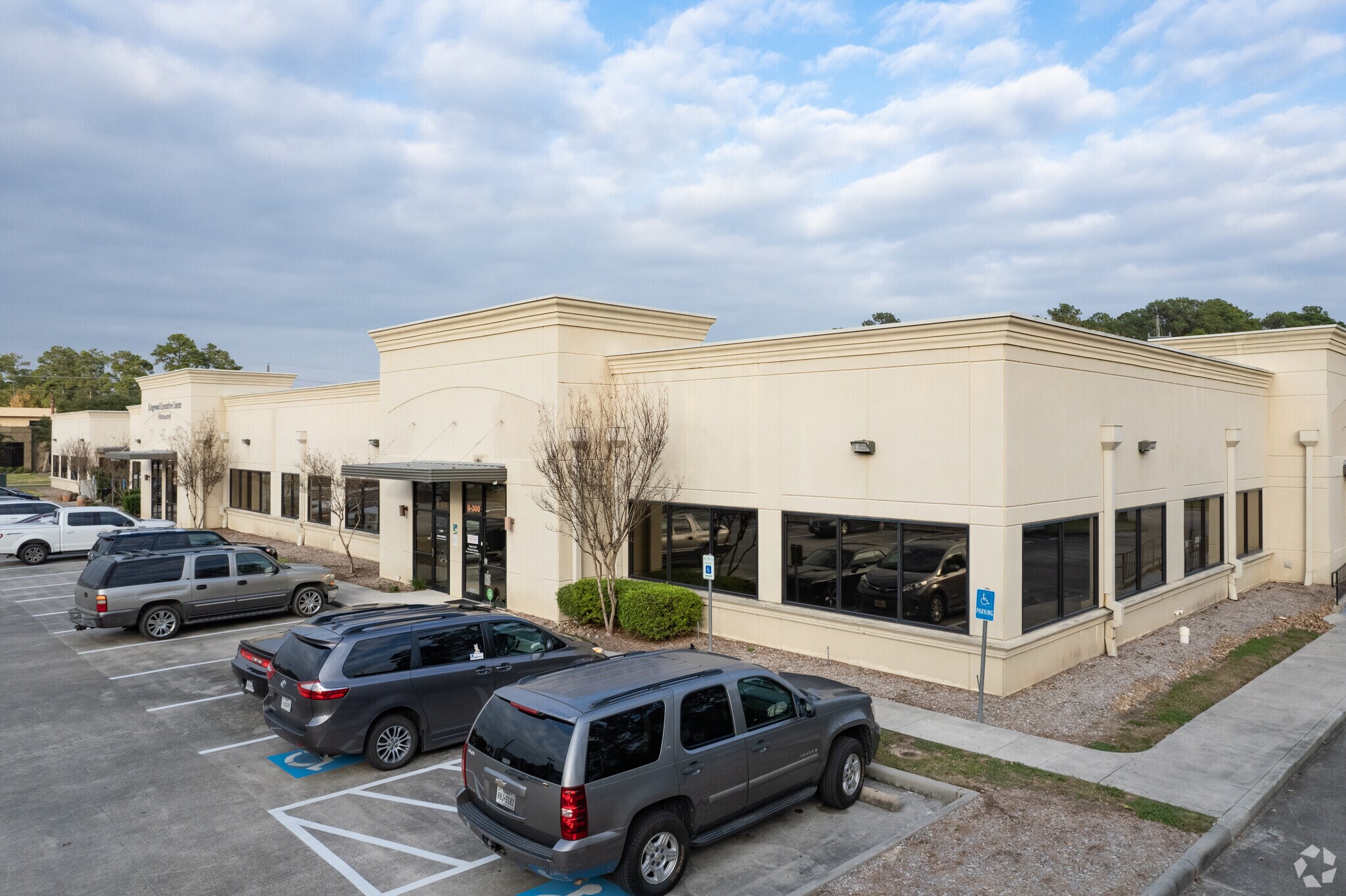 201 Kingwood Medical Dr, Kingwood, TX à louer Photo principale- Image 1 de 16