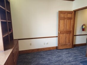13111-13125 Shaker Blvd, Cleveland, OH for lease Interior Photo- Image 2 of 3