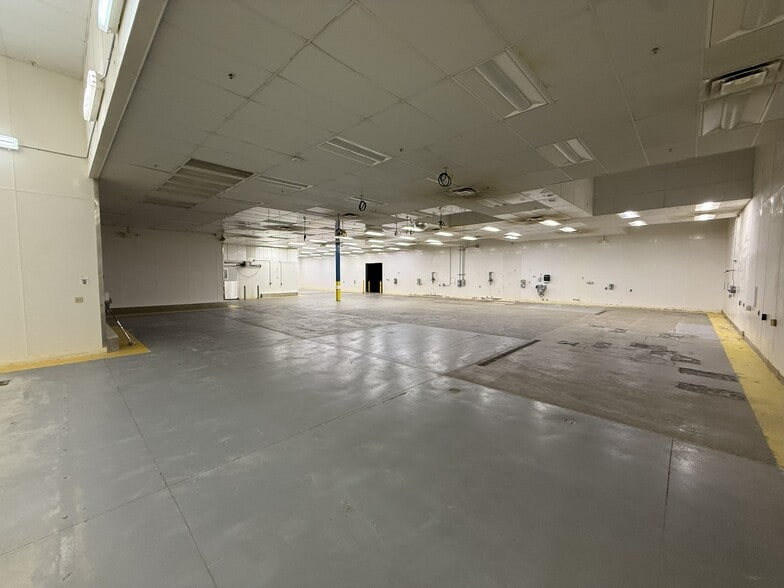 2414 Boeing Way, Stockton, CA for lease - Interior Photo - Image 3 of 7