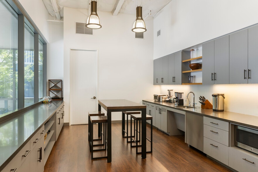 537 Hamilton Ave, Palo Alto, CA for lease - Building Photo - Image 3 of 14