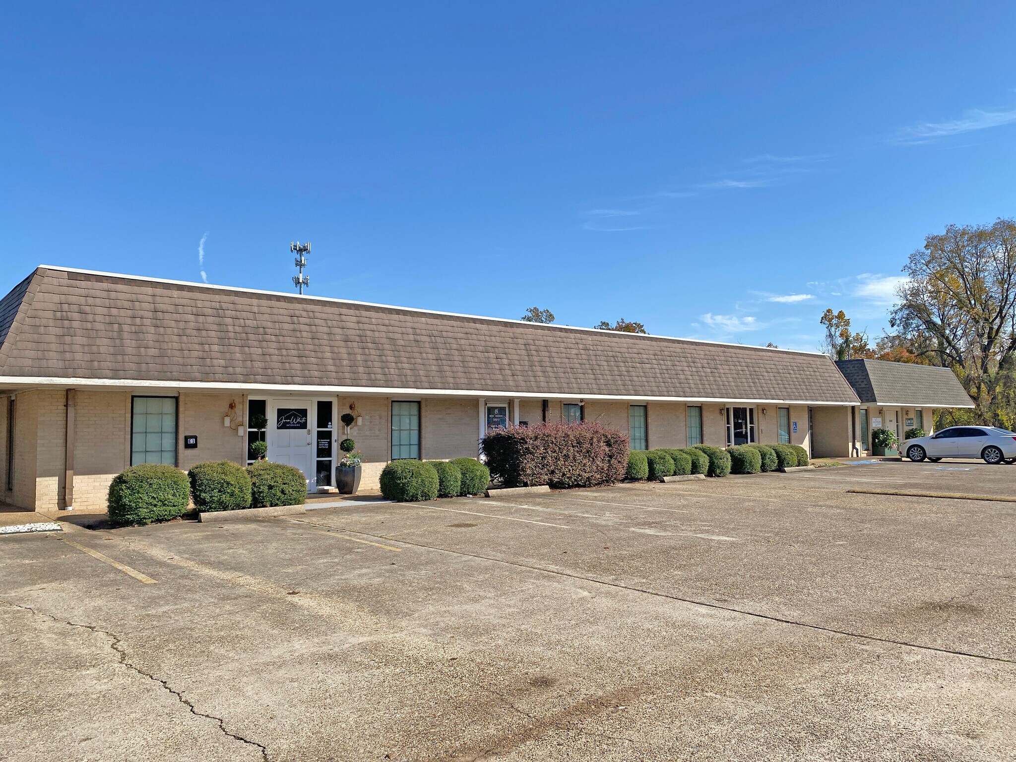 1945 E 70th St, Shreveport, LA for lease Building Photo- Image 1 of 5