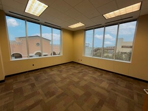 Loop 1604 & Stone Oak Parkway, San Antonio, TX à louer Photo intérieure- Image 2 de 6