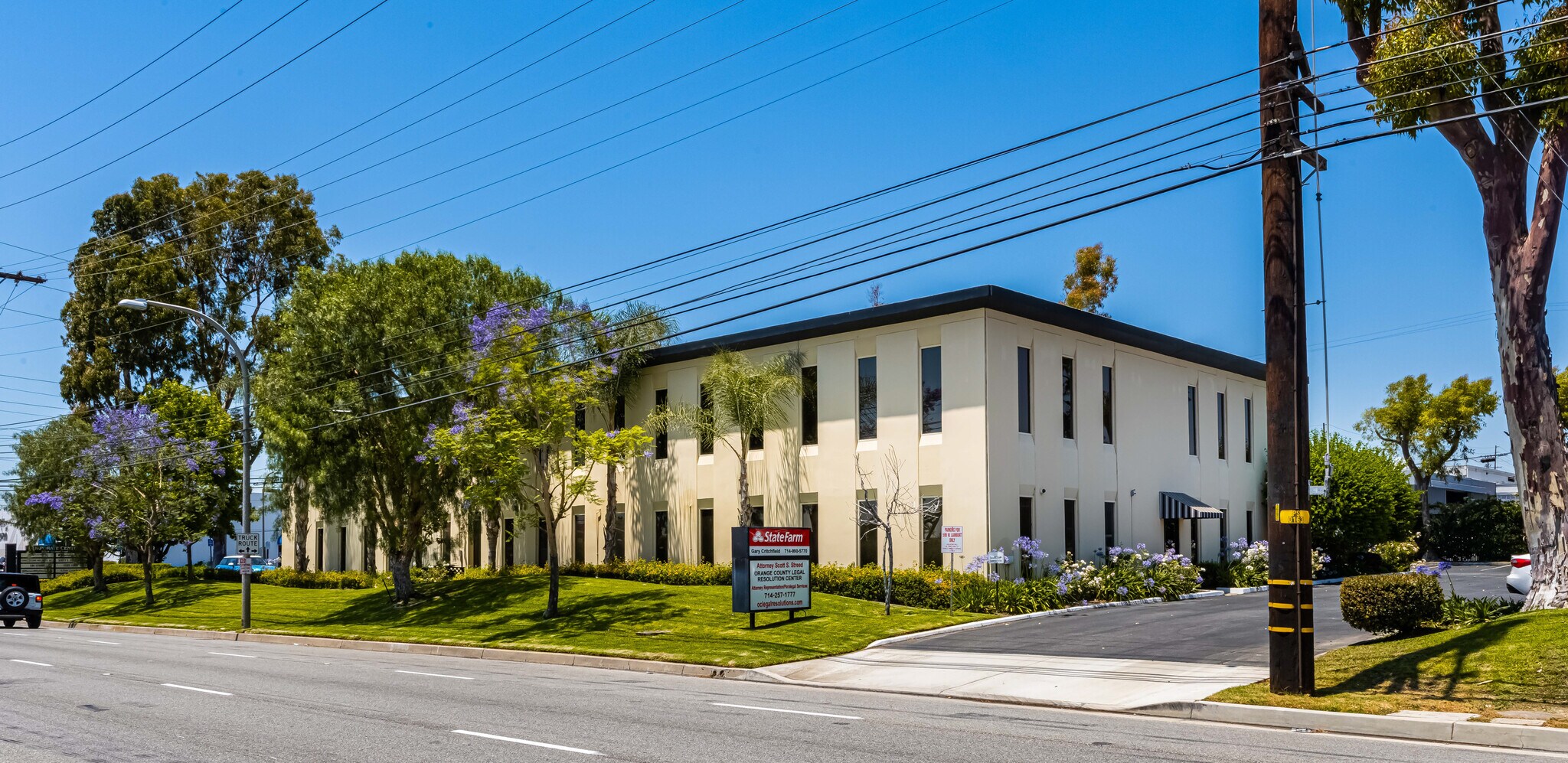 595 W Lambert Rd, Brea, CA à louer Photo du bâtiment- Image 1 de 23