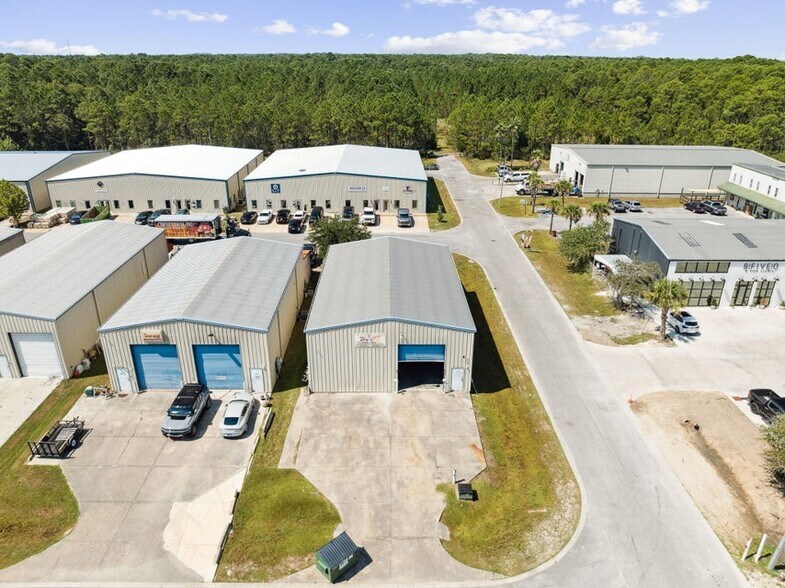 605 N County Highway 393, Santa Rosa Beach, FL à louer - Photo du bâtiment - Image 3 de 16