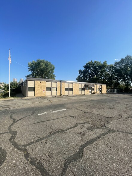 1121-1123 Glenwood Ave, Minneapolis, MN for sale - Building Photo - Image 1 of 3