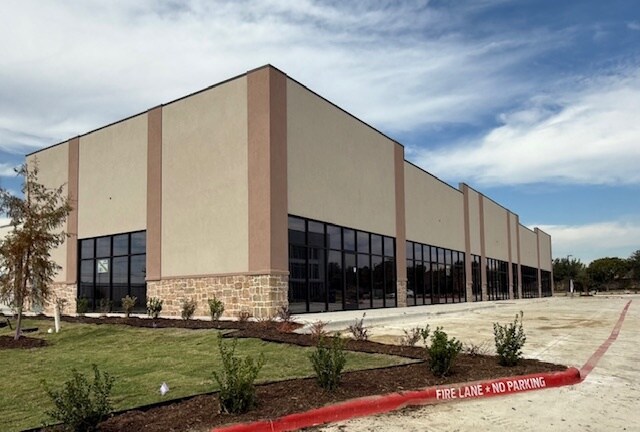 4760 Windhaven Pky, Lewisville, TX for lease - Building Photo - Image 2 of 3