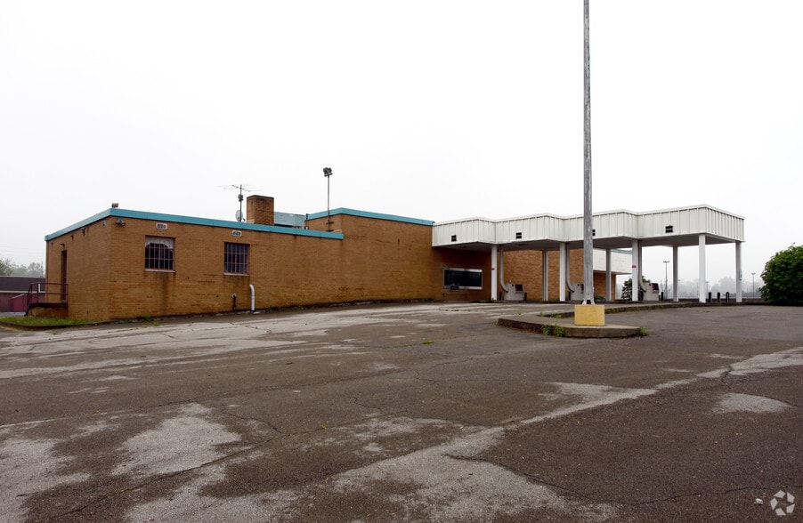 7325 Warren Sharon Rd, Brookfield, OH for lease - Building Photo - Image 2 of 2