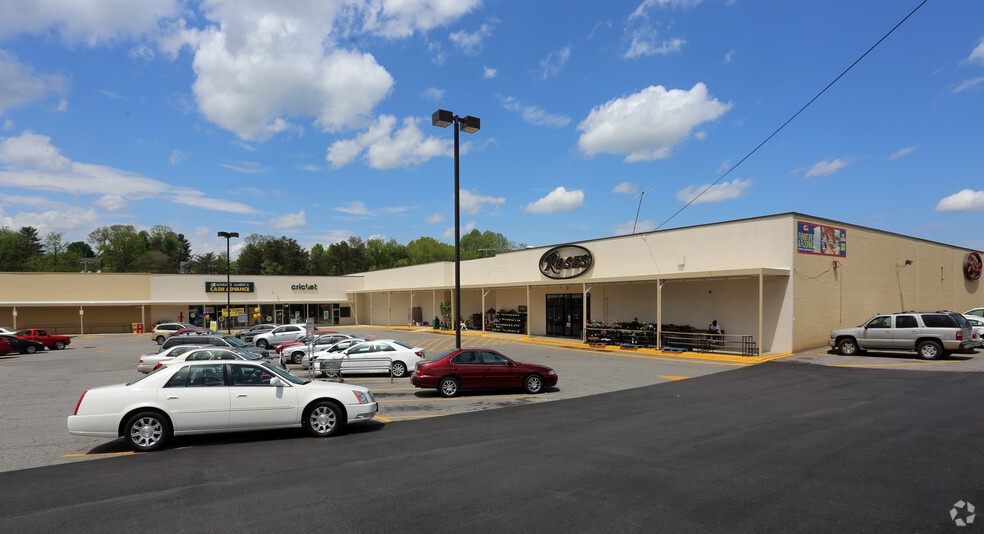 640 Commonwealth Blvd, Martinsville, VA for lease - Primary Photo - Image 1 of 9