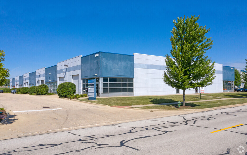 1183 Pierson Dr, Batavia, IL for lease - Primary Photo - Image 1 of 3