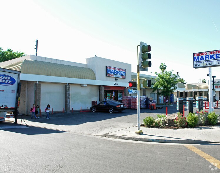 288-294 N Fresno St, Fresno, CA for sale - Primary Photo - Image 1 of 2