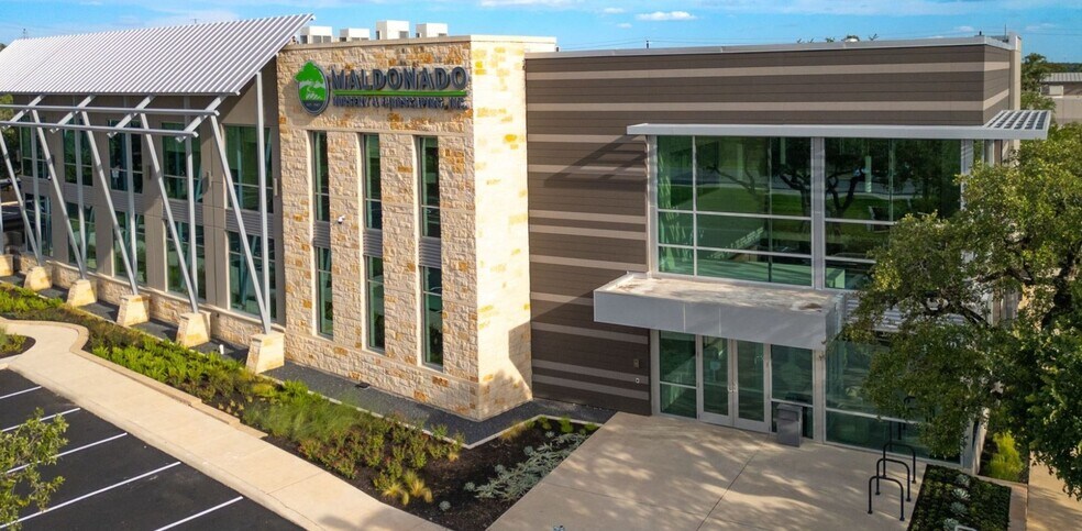3510 N Loop 1604 E, San Antonio, TX à louer - Photo du bâtiment - Image 1 de 11