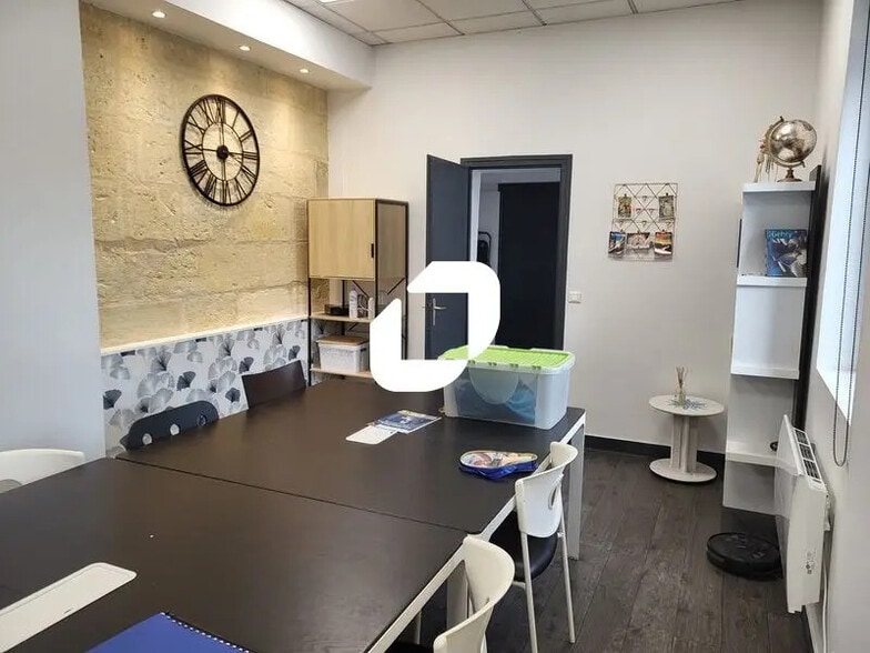 Office in Bègles for lease - Interior Photo - Image 2 of 4