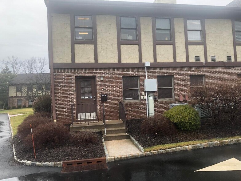 175 Fairfield Ave, West Caldwell, NJ à louer - Photo du bâtiment - Image 2 de 12