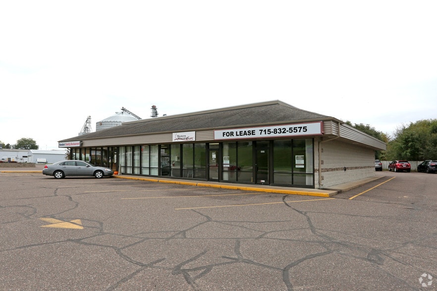 697 E Main St, Mondovi, WI for lease - Building Photo - Image 2 of 4
