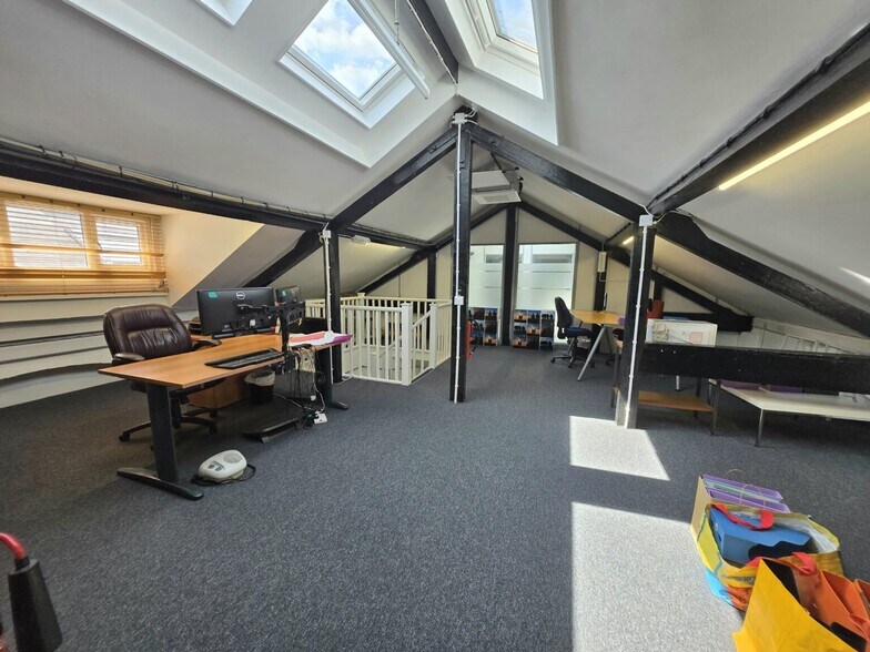 56-58 Crewys Rd, Londres à louer - Photo intérieure - Image 3 de 8