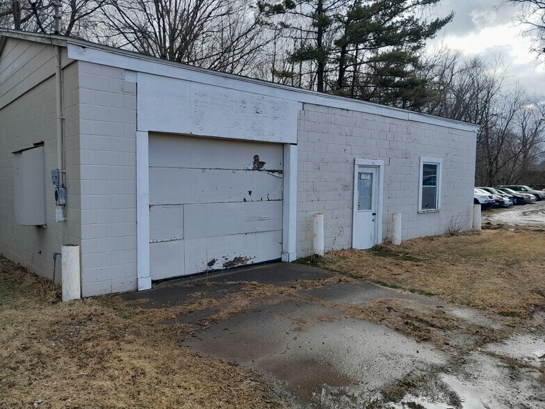 2401 Lansing Ave, Jackson, MI à vendre - Photo du bâtiment - Image 2 de 7
