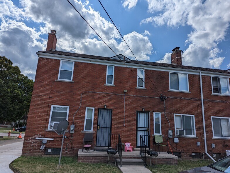 3447-3471 Ewald Cir, Detroit, MI à vendre - Photo du bâtiment - Image 2 de 5