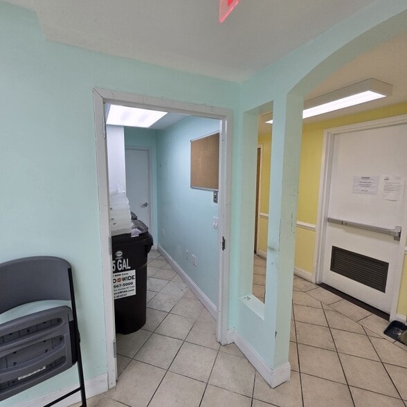 311 St Nicholas Ave, Ridgewood, NY à louer - Photo intérieure - Image 3 de 12