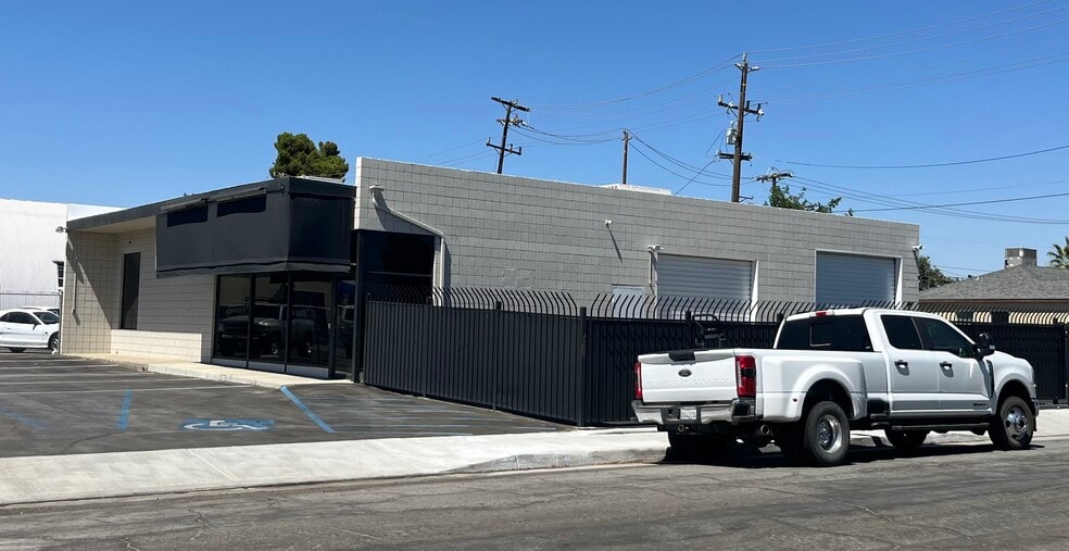 3100 Union Ave, Bakersfield, CA for lease - Building Photo - Image 3 of 9