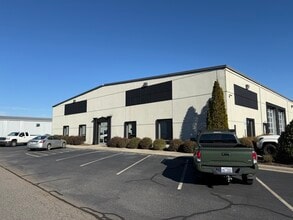 114-116 Infield Ct, Mooresville, NC à louer Photo du bâtiment- Image 1 de 15