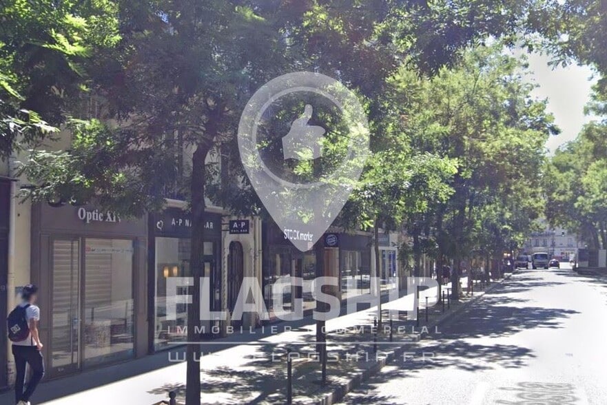 Retail in Paris for lease - Building Photo - Image 2 of 2