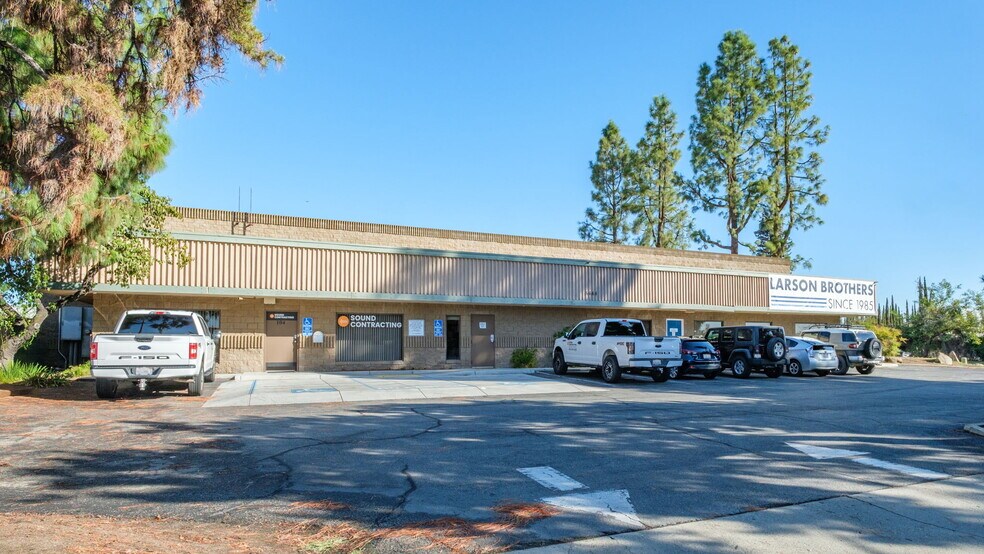 5654 E Westover Ave, Fresno, CA à louer - Photo du bâtiment - Image 2 de 9