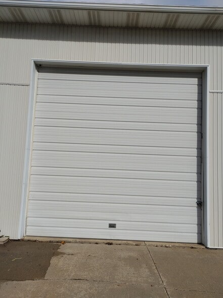 4296 Van Dyke Rd, Almont, MI for lease - Building Photo - Image 3 of 5