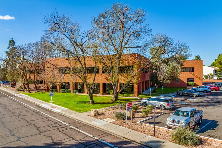 10220 N 31st Ave, Phoenix, AZ à louer - Photo du bâtiment - Image 3 de 24