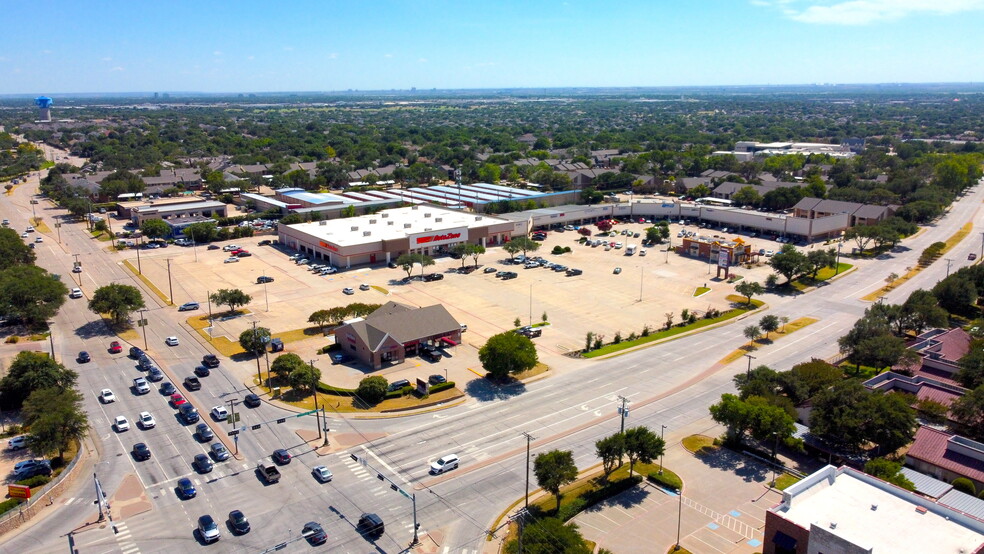 2760 E Trinity Mills Rd, Carrollton, TX à louer - Photo du bâtiment - Image 2 de 9