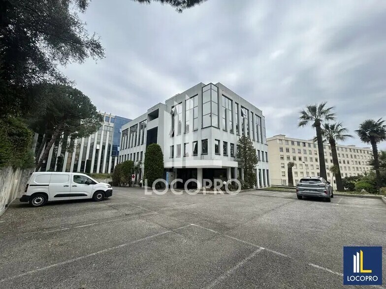 Bureau dans Nice à vendre - Photo du bâtiment - Image 2 de 15