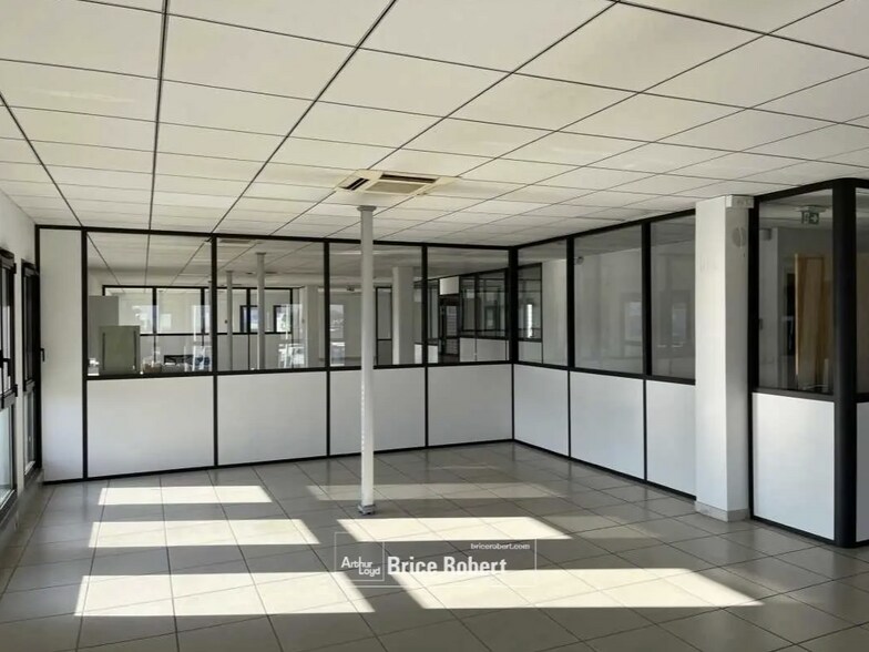 Flex in Saint-Priest for sale - Interior Photo - Image 3 of 8