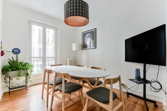 13 Rue De Belzunce, Paris for lease Interior Photo- Image 1 of 7
