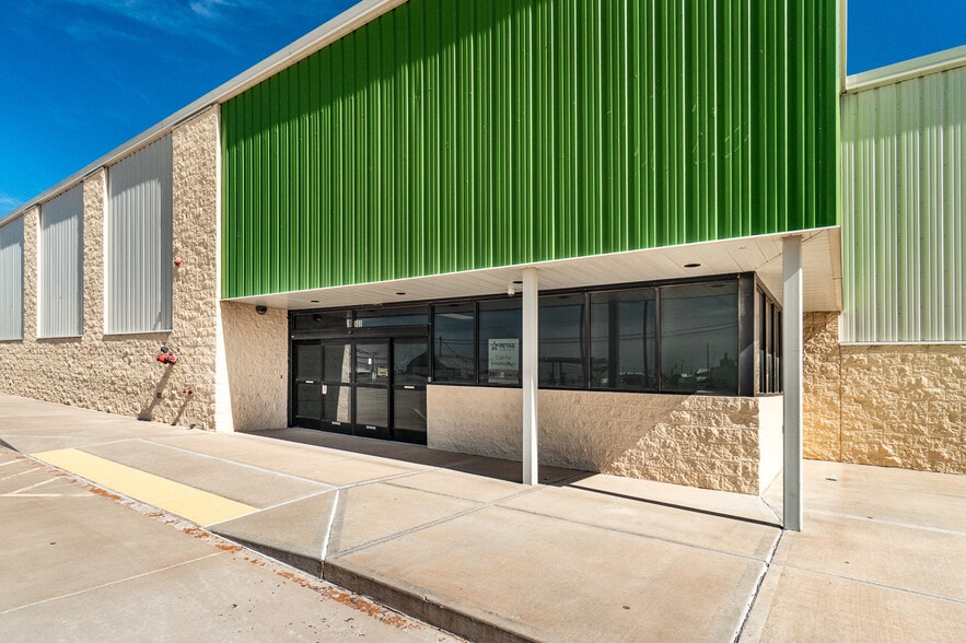 908 NW 6th St, Tulia, TX for sale - Building Photo - Image 2 of 40