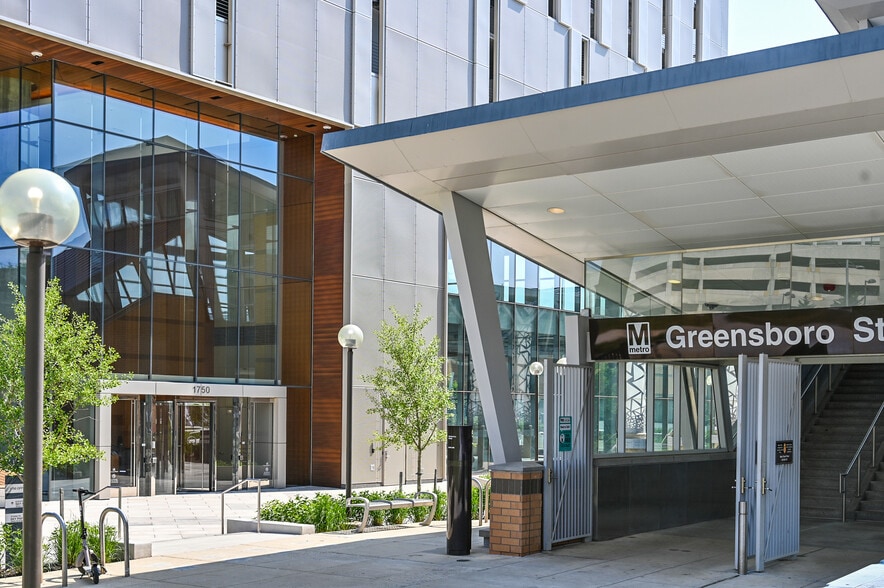 1750 Tysons Central St, Vienna, VA for lease - Building Photo - Image 2 of 3