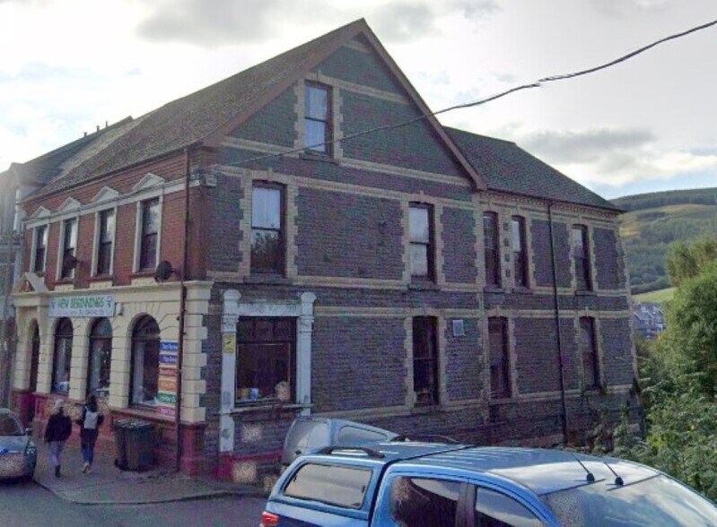 209 Ystrad Rd, Pentre à vendre - Photo du bâtiment - Image 3 de 4