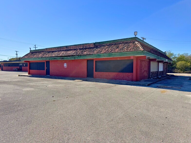 2415 Jamar St, San Antonio, TX for sale - Building Photo - Image 1 of 11