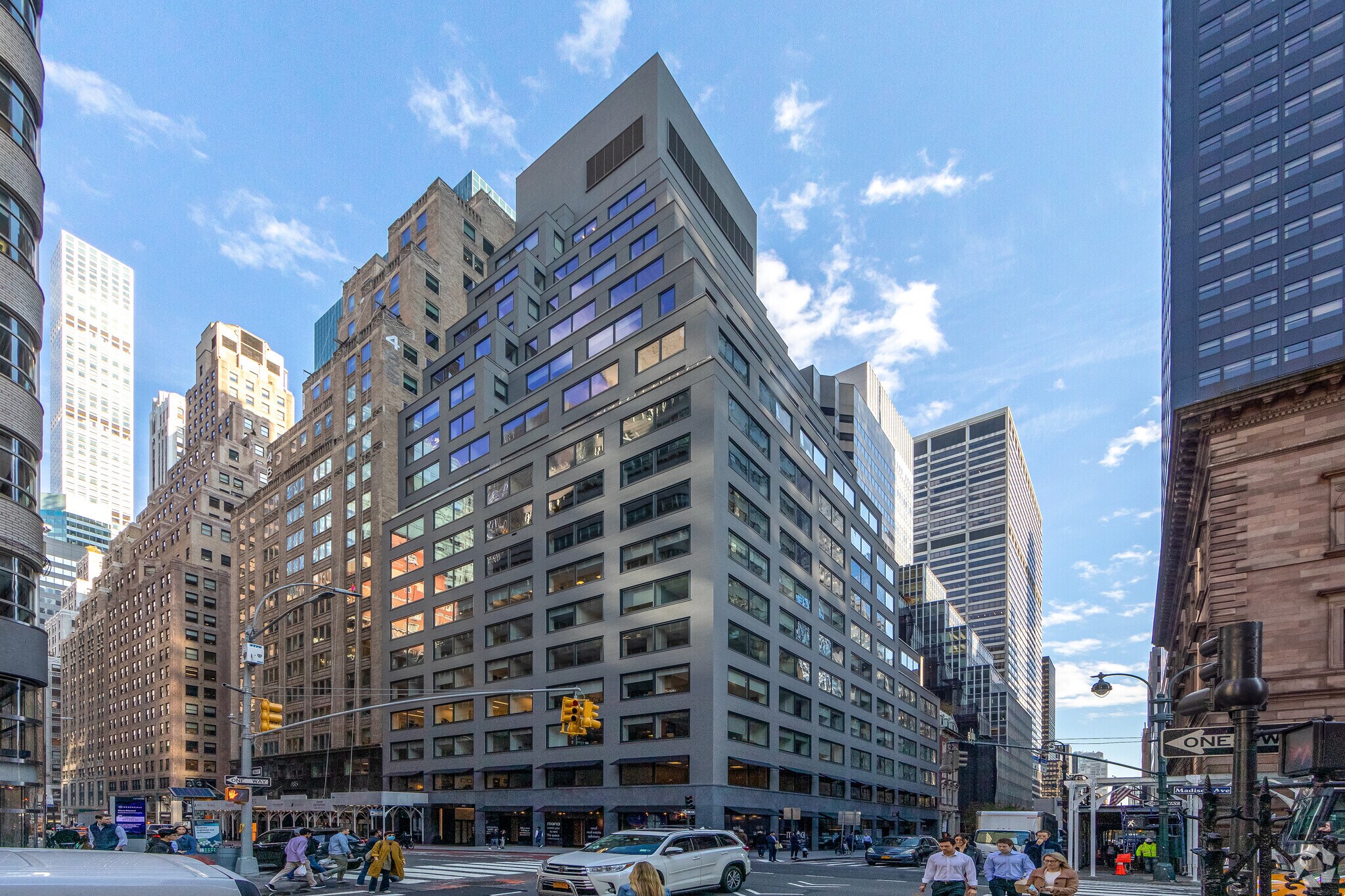 477 Madison Ave, New York, NY à louer Photo du bâtiment- Image 1 de 7