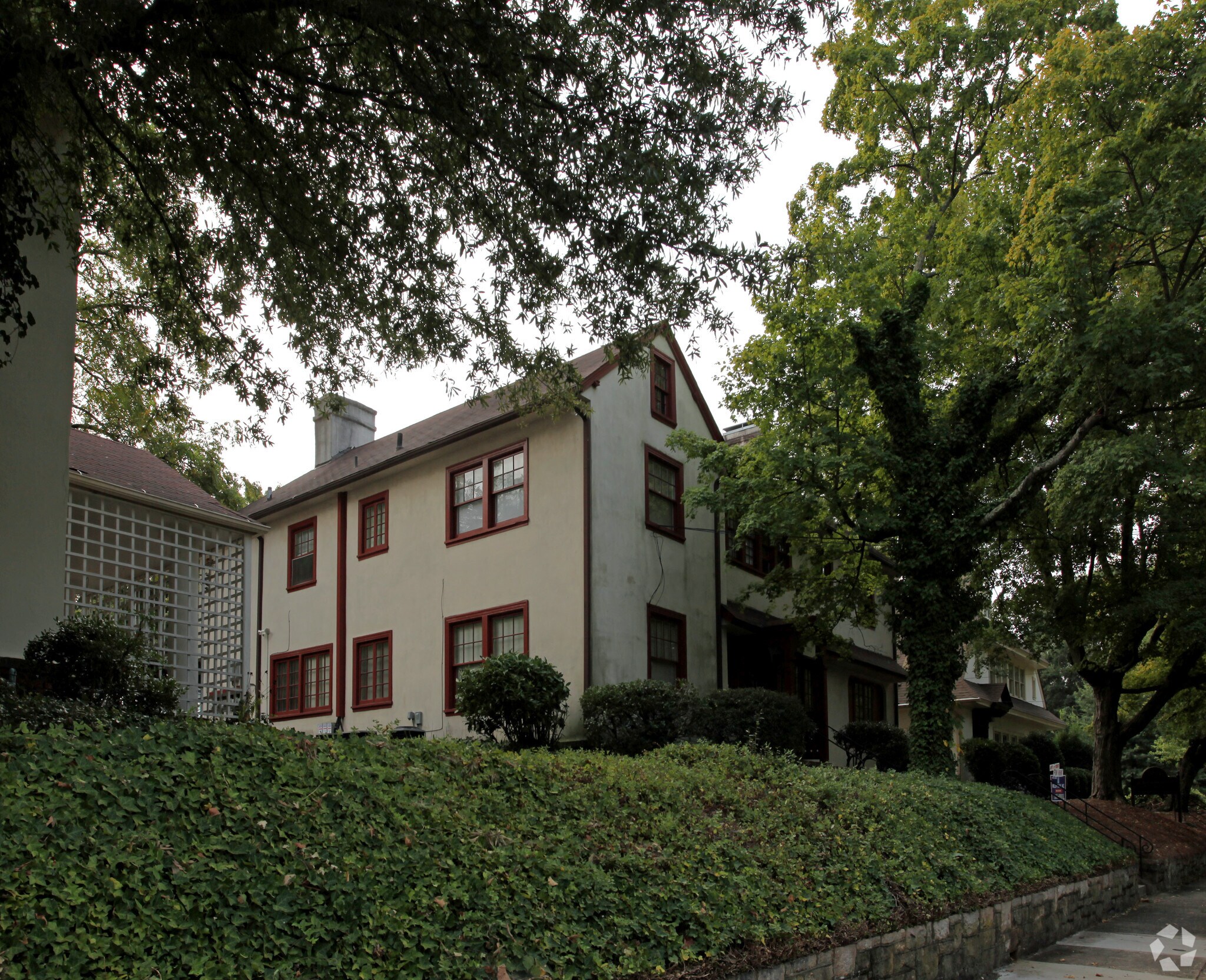 1012 W Fifth St, Winston-Salem, NC à louer Photo principale- Image 1 de 9