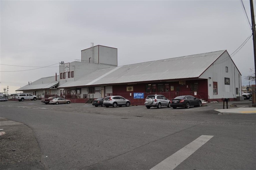 206 N Benton St, Kennewick, WA for lease - Primary Photo - Image 2 of 30