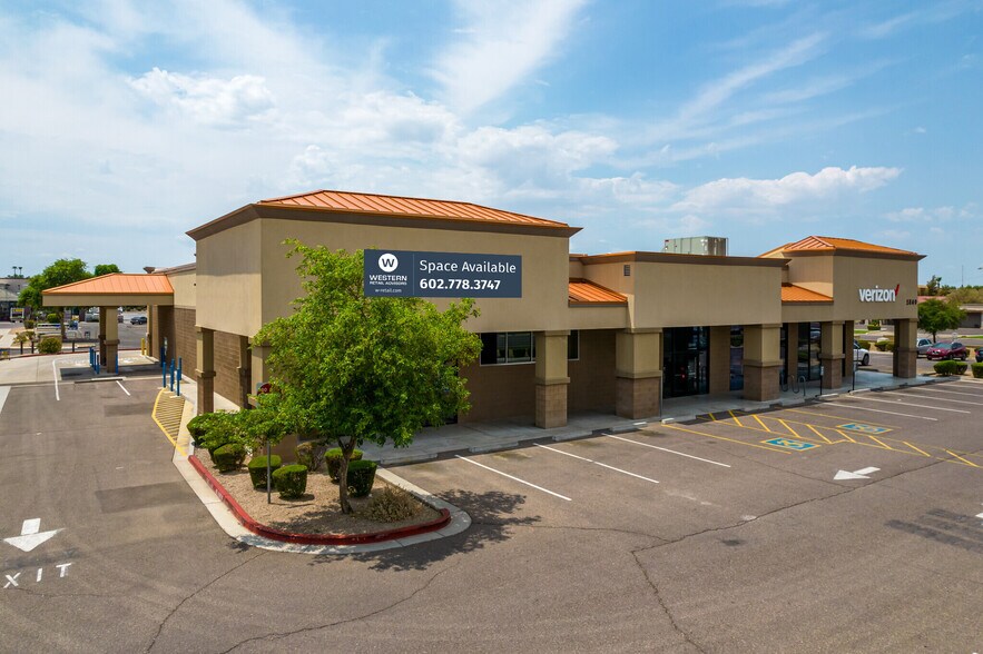 5707 W Northern Ave, Glendale, AZ à louer - Photo du bâtiment - Image 2 de 17
