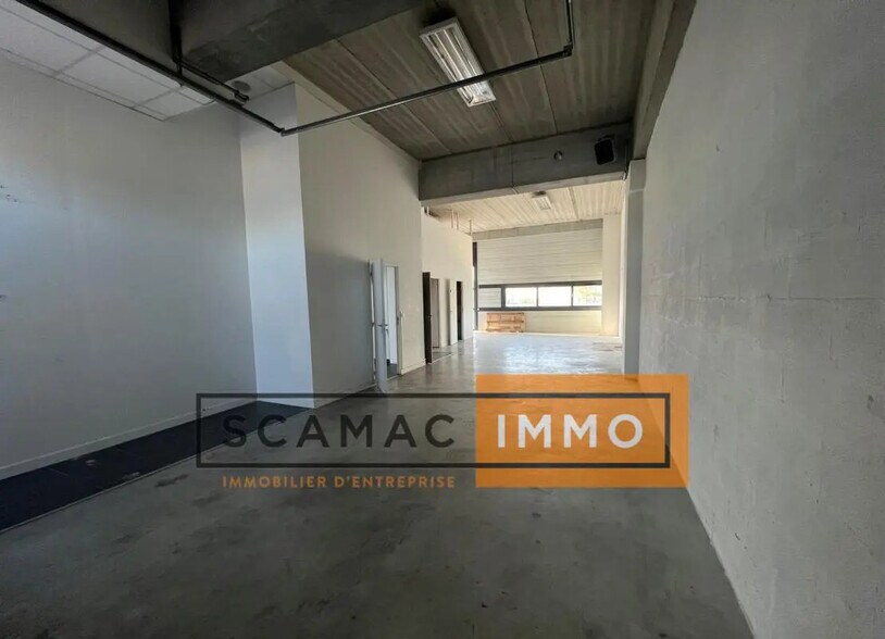 Industrial in Saint-Denis for lease - Building Photo - Image 3 of 9