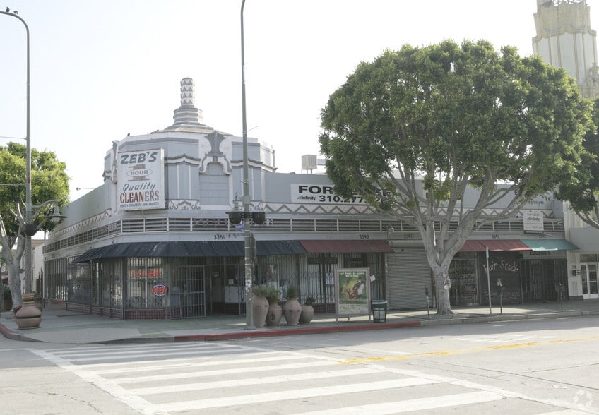 3343-3351 W 43rd Pl, Los Angeles, CA à louer - Photo du bâtiment - Image 3 de 6