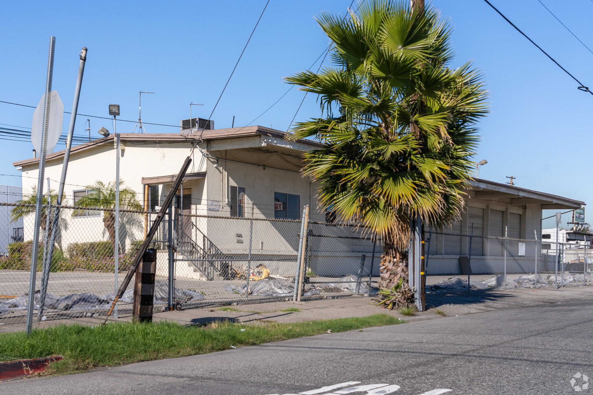 2441 Ayers Ave, Commerce, CA à vendre Photo principale- Image 1 de 1