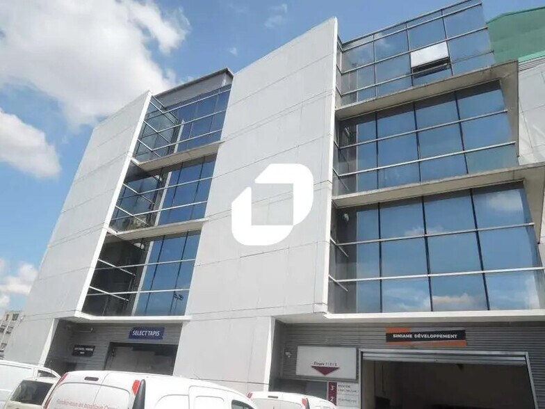 Flex in Saint-Denis for lease - Building Photo - Image 1 of 16