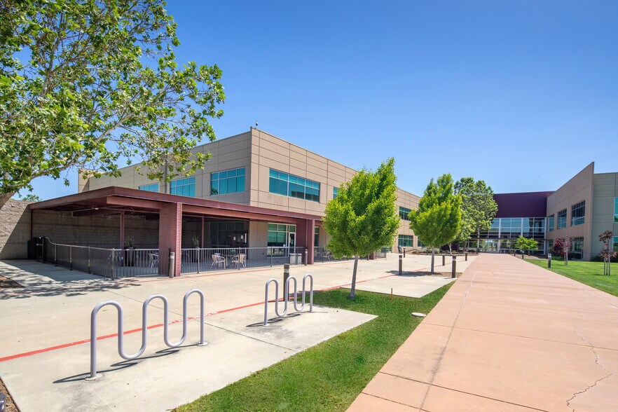 3021 Reynolds Ranch Pky, Lodi, CA à louer - Photo du bâtiment - Image 3 de 4