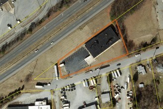 2216 Dunmore Ct, High Point, NC - Aerial map view