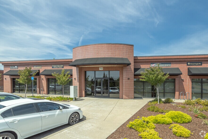 750 Oak Avenue Pky, Folsom, CA à vendre - Photo du bâtiment - Image 2 de 5