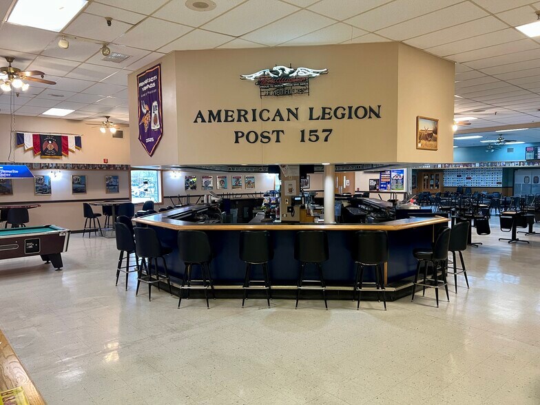 1009 Central Ave NW, East Grand Forks, MN à vendre - Photo du bâtiment - Image 3 de 15